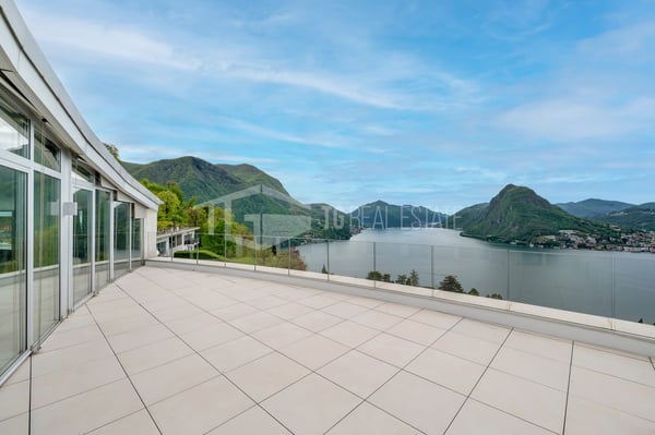 Repräsentatives Duplex-Penthouse mit Seeblick in Aldesago 3