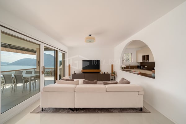 APPARTAMENTO AMMOBILIATO CON VISTA LAGO 2