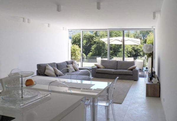 GERÄUMIGE DUPLEXWOHNUNG MIT BLICK AUF GARTEN UND GRÜN 2