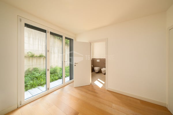 PRESTIGIOSO DUPLEX CON VISTA LAGO E PISCINA 12