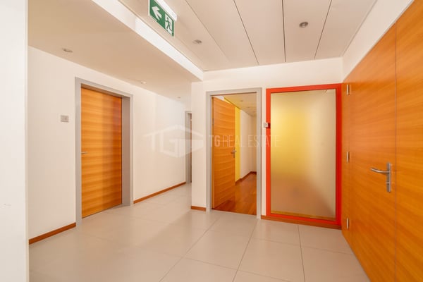 AMPI SPAZI COMMERCIALI E UFFICI 6