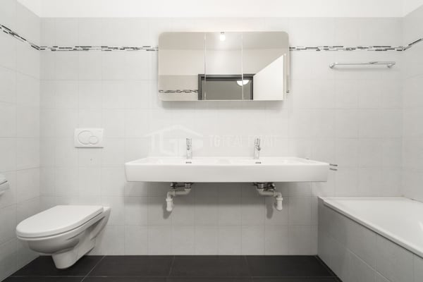 4,5-ZIMMER-DACHGESCHOSS-PENTHOUSE. IDEAL FÜR FAMILIEN 2