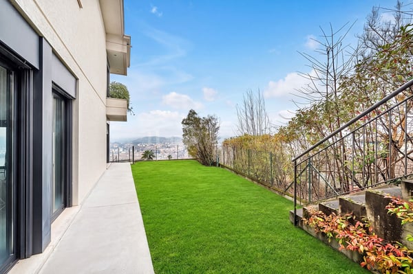 Neue geräumige 4.5-Wohnung mit Seeblick und Garten 7