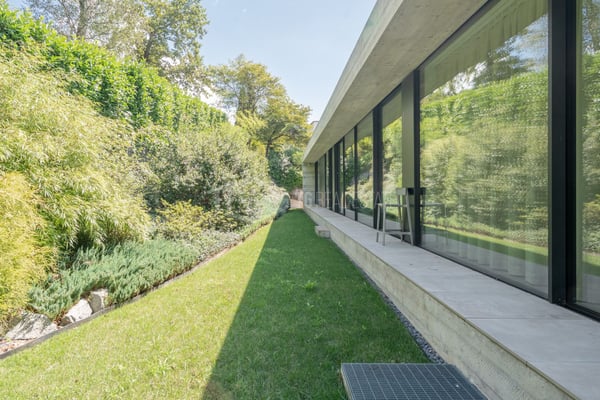 ELEGANTE MODERNE VILLA IM GRÜNEN 7