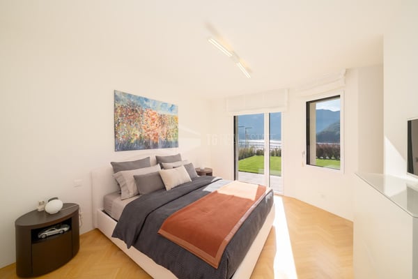 ACCOGLIENTE CASA CON GIARDINO E VISTA LAGO 9