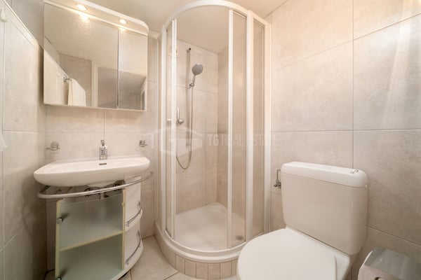 ACCOGLIENTE CASA CON GIARDINO E VISTA LAGO 14