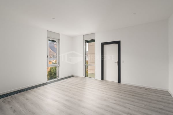 GERÄUMIGES BÜRO IN DER NÄHE DES BAHNHOFS 8