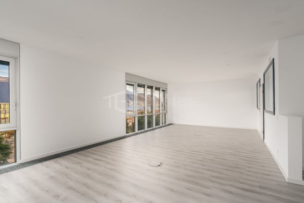 GERÄUMIGES BÜRO IN DER NÄHE DES BAHNHOFS 6