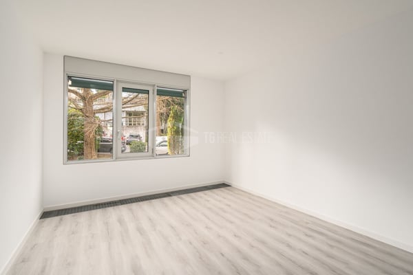 GERÄUMIGES BÜRO IN DER NÄHE DES BAHNHOFS 9
