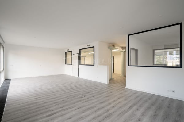 GERÄUMIGES BÜRO IN DER NÄHE DES BAHNHOFS 7
