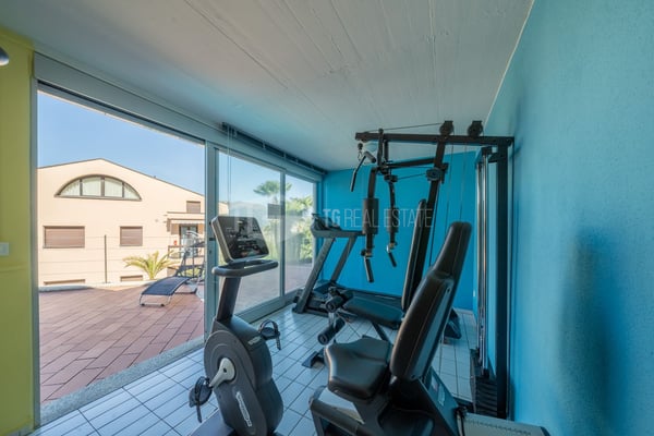DUPLEX MIT GARTEN UND PANORAMABLICK AUF DEN SEE 28