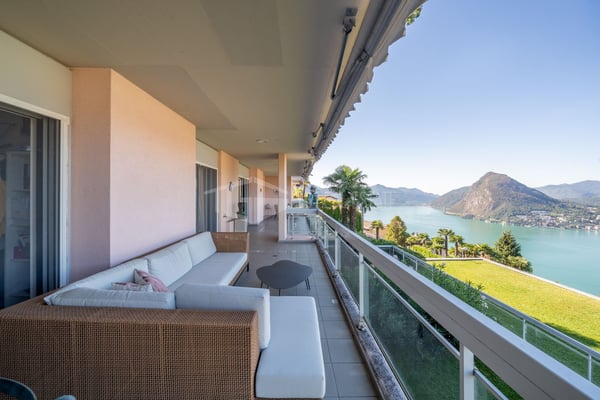 DUPLEX MIT GARTEN UND PANORAMABLICK AUF DEN SEE 21