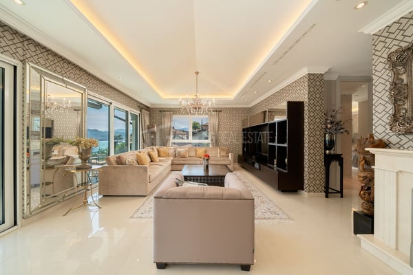 Elegantes Luxus-Penthouse mit Panoramablick auf den See 4