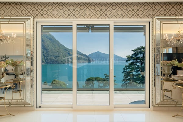 Elegantes Luxus-Penthouse mit Panoramablick auf den See 2