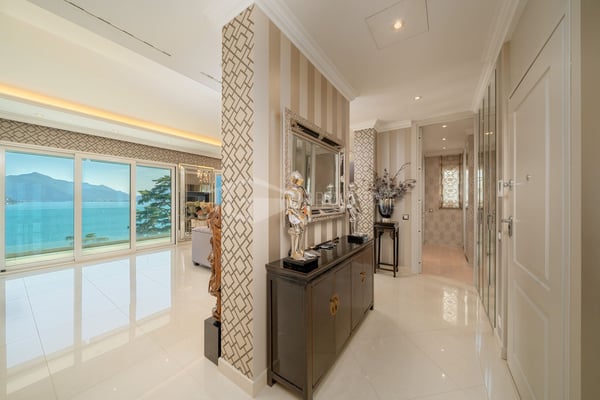 Elegantes Luxus-Penthouse mit Panoramablick auf den See 14
