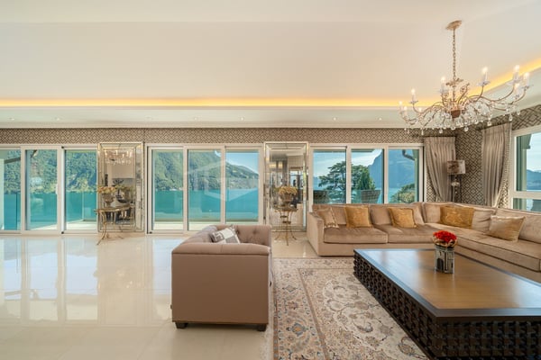 Elegantes Luxus-Penthouse mit Panoramablick auf den See 5
