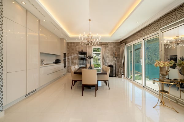 Elegantes Luxus-Penthouse mit Panoramablick auf den See 6