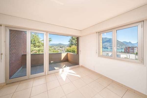 HELLES 4.5-ZIMMER-APARTMENT MIT BLICK AUF DEN SEE IN PARADISO 2