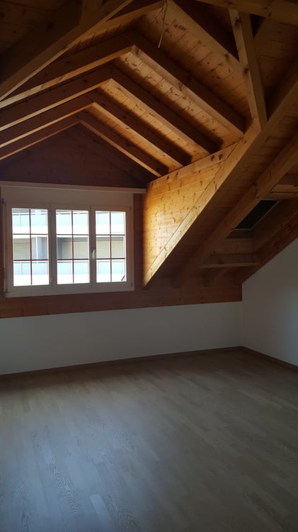 Grosszügige 4.5-Zimmer-Wohnung an zentraler Lage in Lachen 5