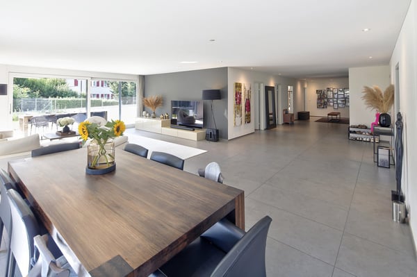Grosse, exklusive 5.5 Zimmer-Gartenwohnung mit viel Umschwung 6