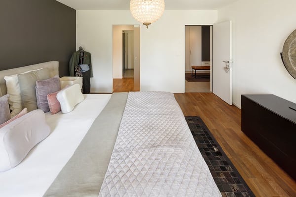 Grosse, exklusive 5.5 Zimmer-Gartenwohnung mit viel Umschwung 12