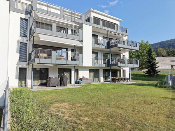 Grosse, exklusive 5.5 Zimmer-Gartenwohnung mit viel Umschwung 4