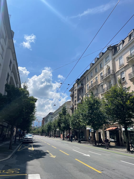 Kundenstarke Ladenfläche beim Migros Supermarkt 4