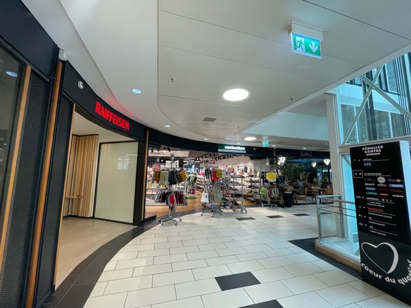 Kundenstarke Ladenfläche beim Migros Supermarkt 5