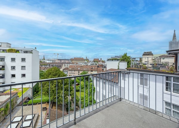 Charmante 3.5-Zimmer-Maisonette-Wohnung mit Blick über Basel 1