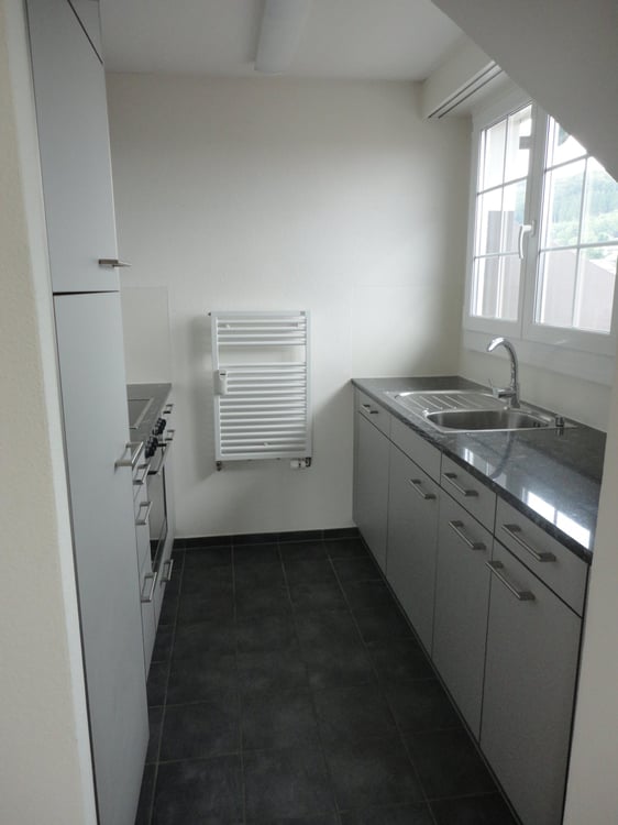 Sonnig und ruhig gelegene 3.5 Zimmer-Dachwohnung 2