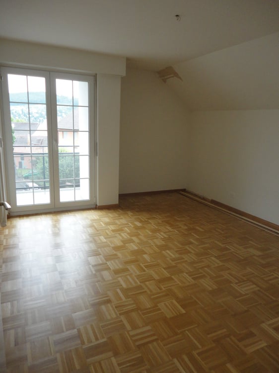 Sonnig und ruhig gelegene 3.5 Zimmer-Dachwohnung 5