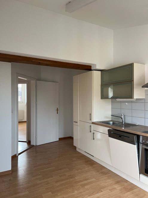 Gemütliche 1.5 Zimmer-Altbau-Dachwohnung 2