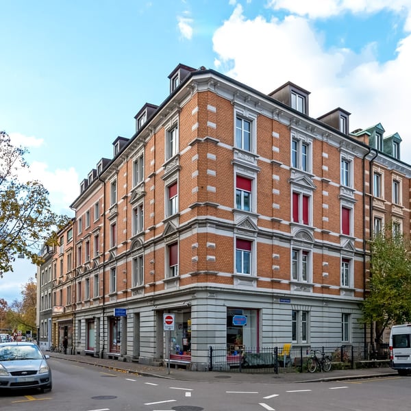 Gemütliche 2.5 Zimmer-Altbau-Dachwohnung