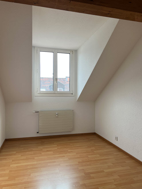 Gemütliche 1.5 Zimmer-Altbau-Dachwohnung 11