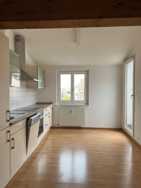 Gemütliche 1.5 Zimmer-Altbau-Dachwohnung 4