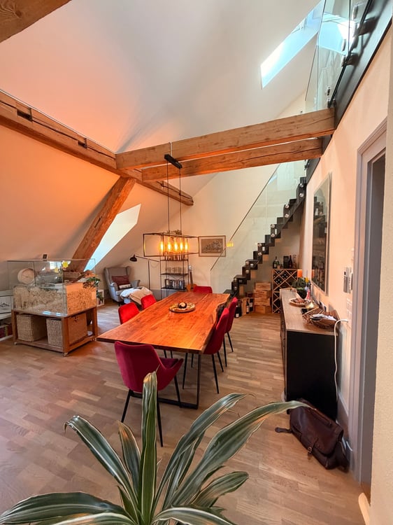 Charmante 2.5-Zimmer-Dachwohnung an ruhiger Lage in Bern 10