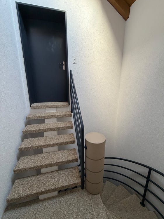 Charmante 3-Zimmer-Dachwohnung mit Kamin in Gümligen 3