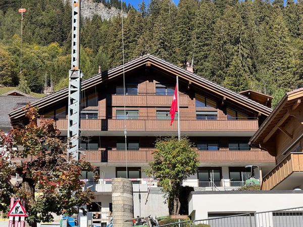 Erstvermietung – Attraktive 2.5-Zimmerwohnung - Traumhafte Aussicht auf die Bergwelt von Adelboden 1
