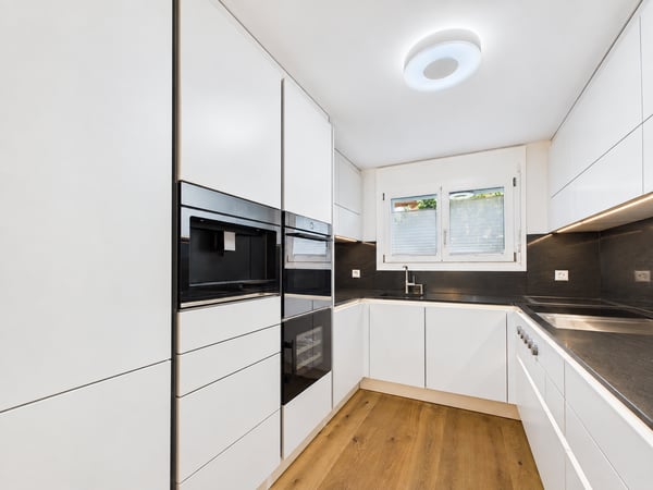 Grosszügiges 5.5-Zimmer-Reihenhaus mit privatem, beheiztem Pool 6