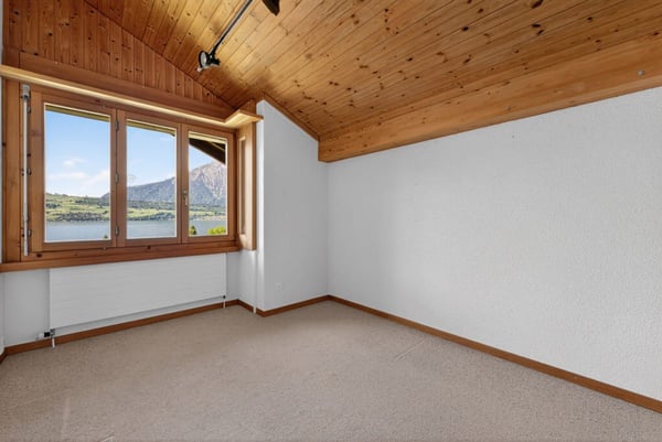 Unverbaubarer Blick auf den Thunersee - Wunderschöne Maisonette-Wohnung - Ihr neues Domizil 8