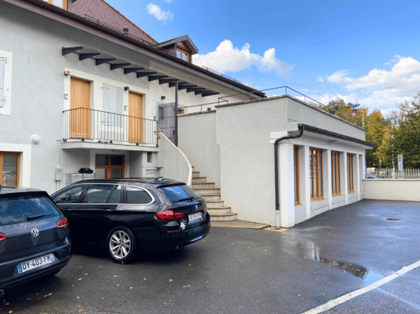 Locaux Commerciaux Modernes à Chêne-Bourg à vendre pour investisseur 3