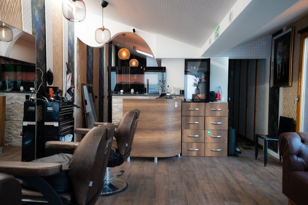Friseursalon zu vermieten in Rorbas 3