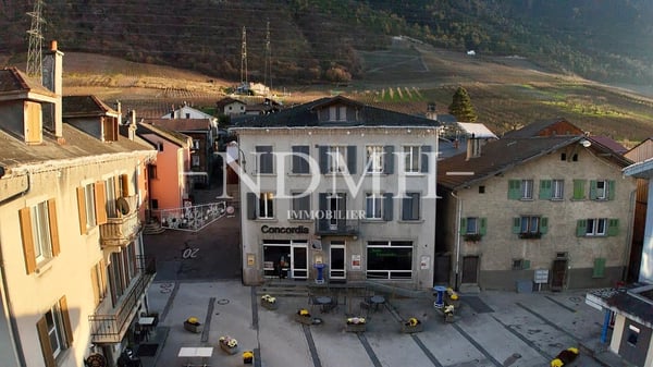 Immeuble mixte à vendre au centre du village 5