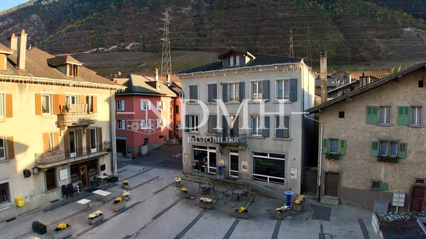 Immeuble mixte à vendre au centre du village 4