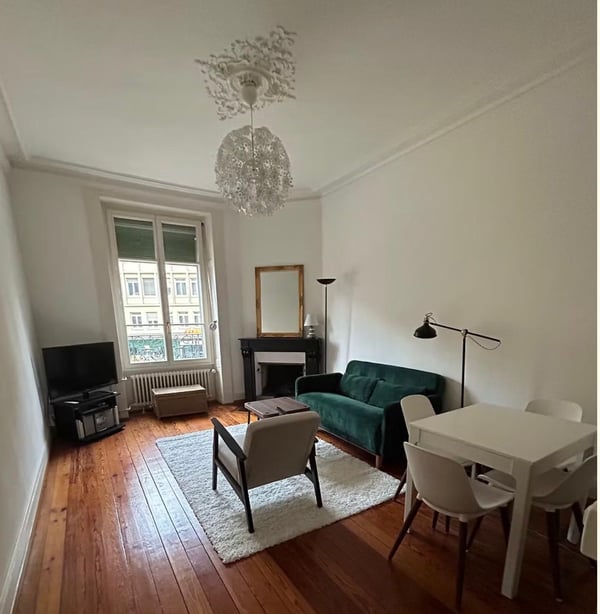 Charmant appartement rénové d'une chambre à Paquis Navigation 1