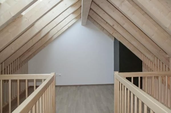 Charmantes 1.5 Zimmer Loft mit Galerie in Kleinandelfingen 2