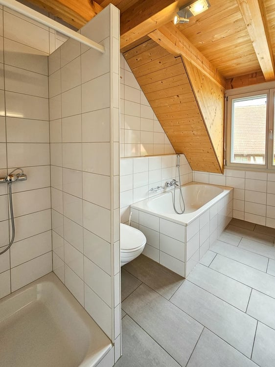 Grosszügige 4.5-Zimmer-Dachwohnung mit Galerie und zwei Balkone 5