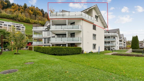 Charmante 3.5 Zimmer Dachwohnung mit Terrasse 1