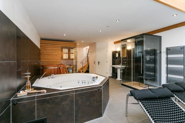 REITSPORTIMMOBILIE MIT 4 WOHNEINHEITEN, SANDPLATZ UND OVAL-FÜHRANLAGE 11