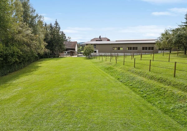 UNSCHEINBARES WOHN- UND PFERDEPARADIES MIT NEUWERTIGER REITHALLE, VIEL PRIVATSPHÄRE UND WEITEREN AUSBAUMÖGLICHKEITEN 16